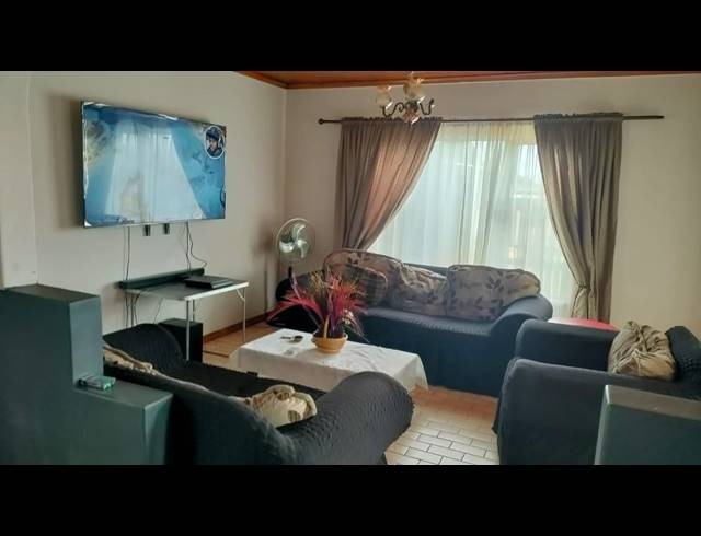 3 BEDROOM FREESTANDING FOR SALE IN EASTWOOD